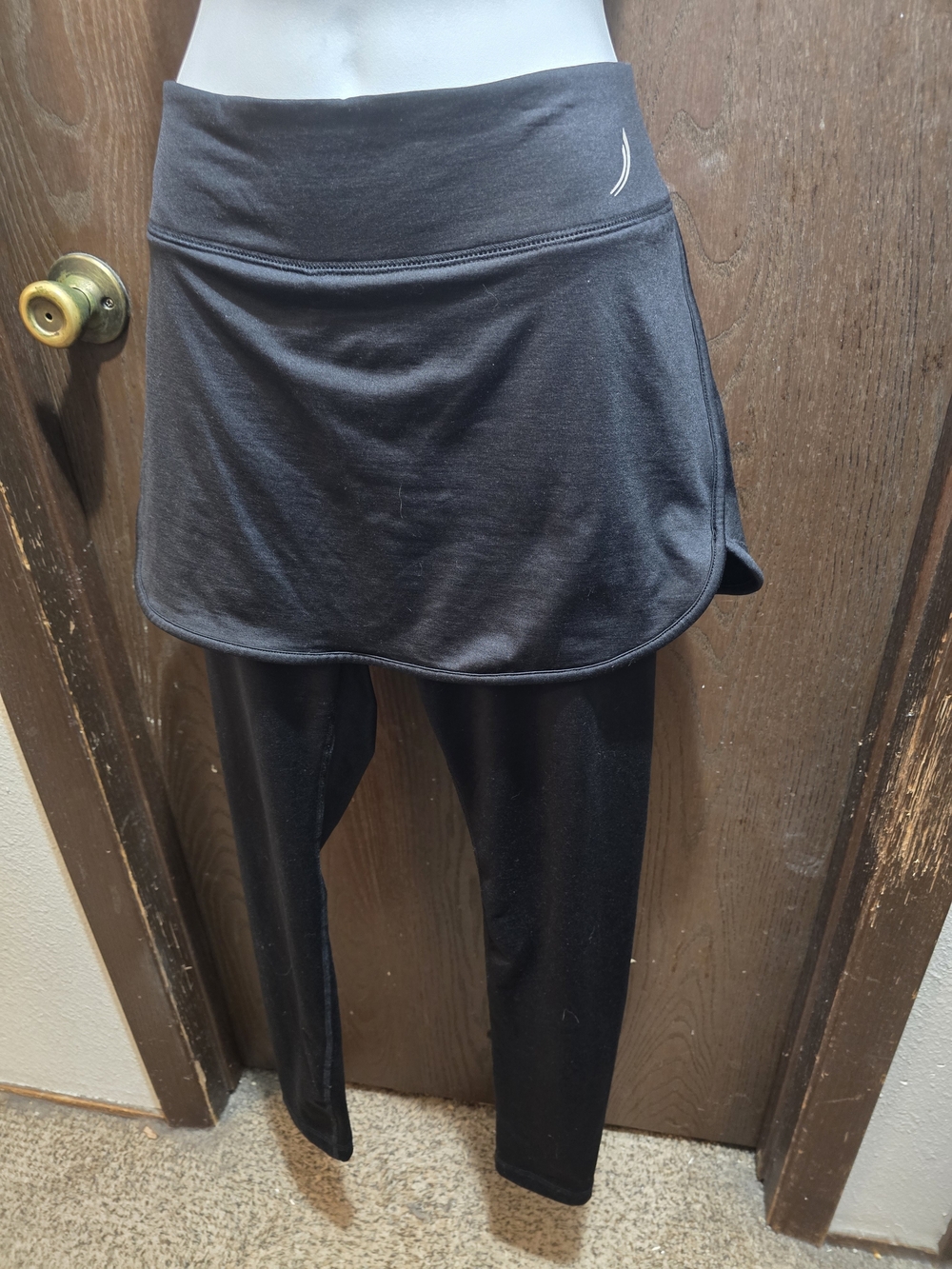 Women's Black Skirted Leggings - Athletic Skirt Leggings - Picture 4 of 7